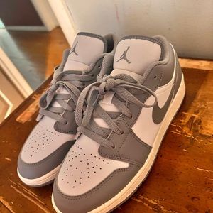 Air Jordan 1 low Gs “vintage grey”